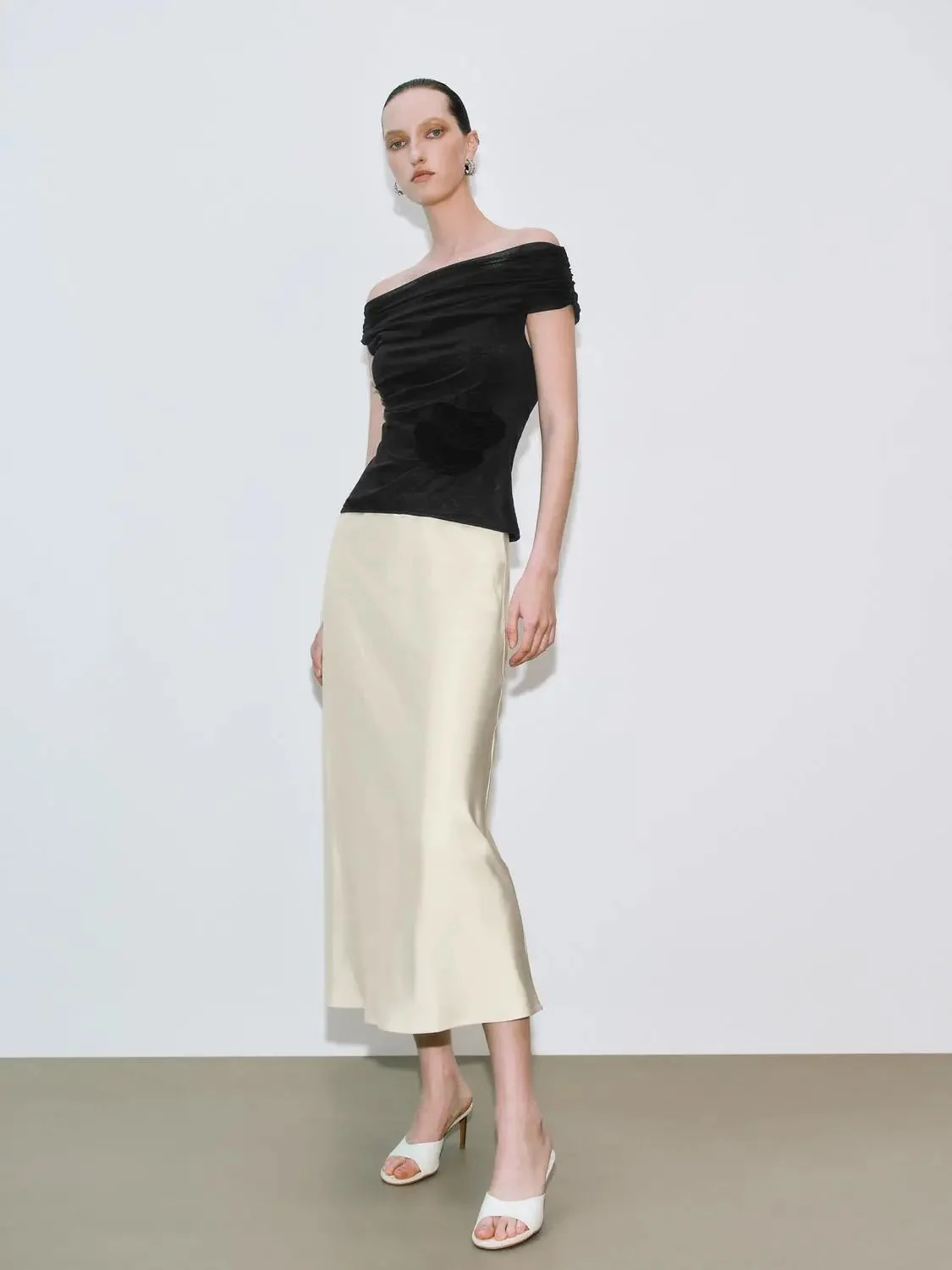 5993-elegant-olive-stretch-fabric-fishtail-slip-skirts-28.webp Elegant Olive Stretch Fabric Fishtail Slip Skirts