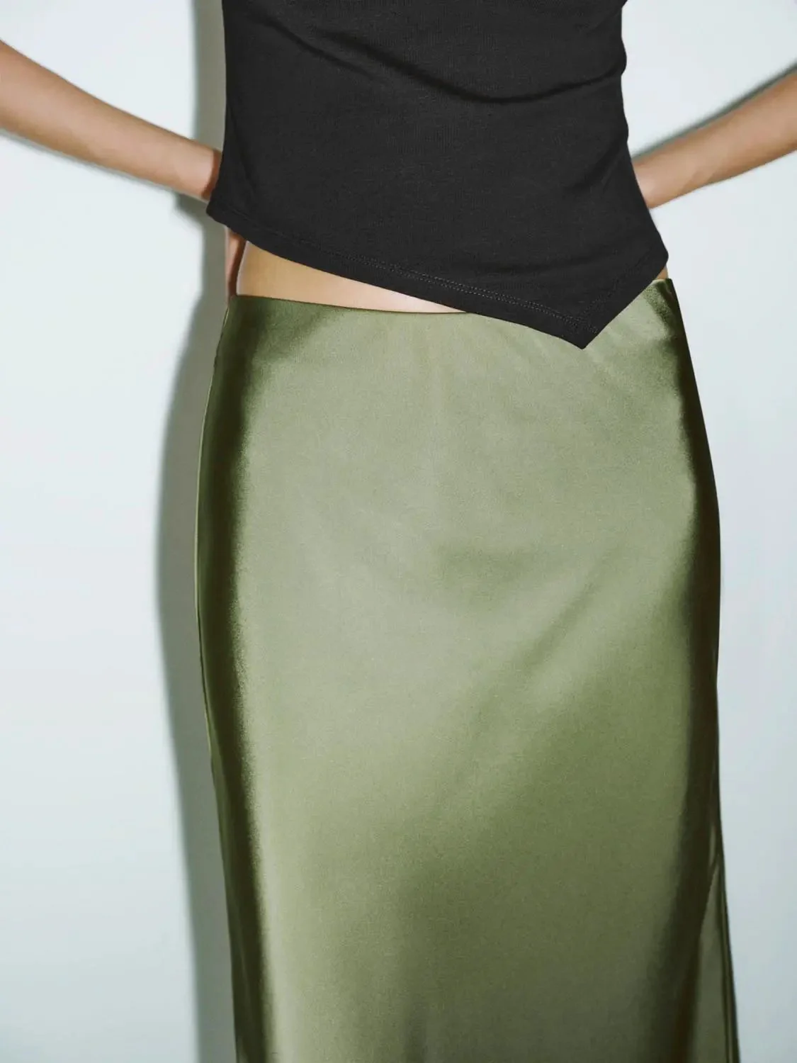 5993-elegant-olive-stretch-fabric-fishtail-slip-skirts-7.webp Elegant Olive Stretch Fabric Fishtail Slip Skirts