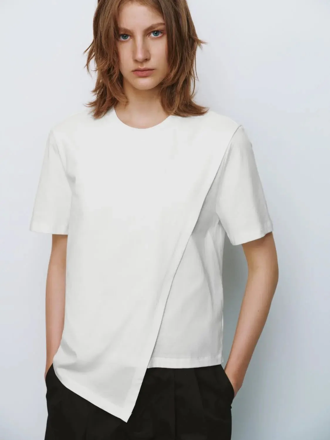 6024-cotton-minimalist-asymmetrical-overlay-t-shirt-8.webp Cotton Minimalist Asymmetrical Overlay T Shirt