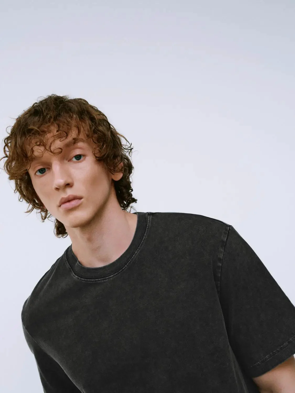 6053-dark-washed-cotton-crew-neck-casual-t-shirts-3.webp Dark Washed Cotton Crew Neck Casual T Shirts
