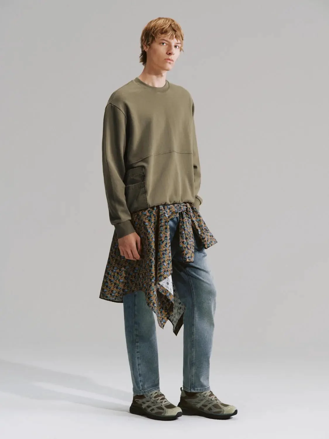 6069-classic-cotton-patch-pocket-seamed-sweatshirt-5.webp Classic Cotton Patch Pocket Seamed Sweatshirt