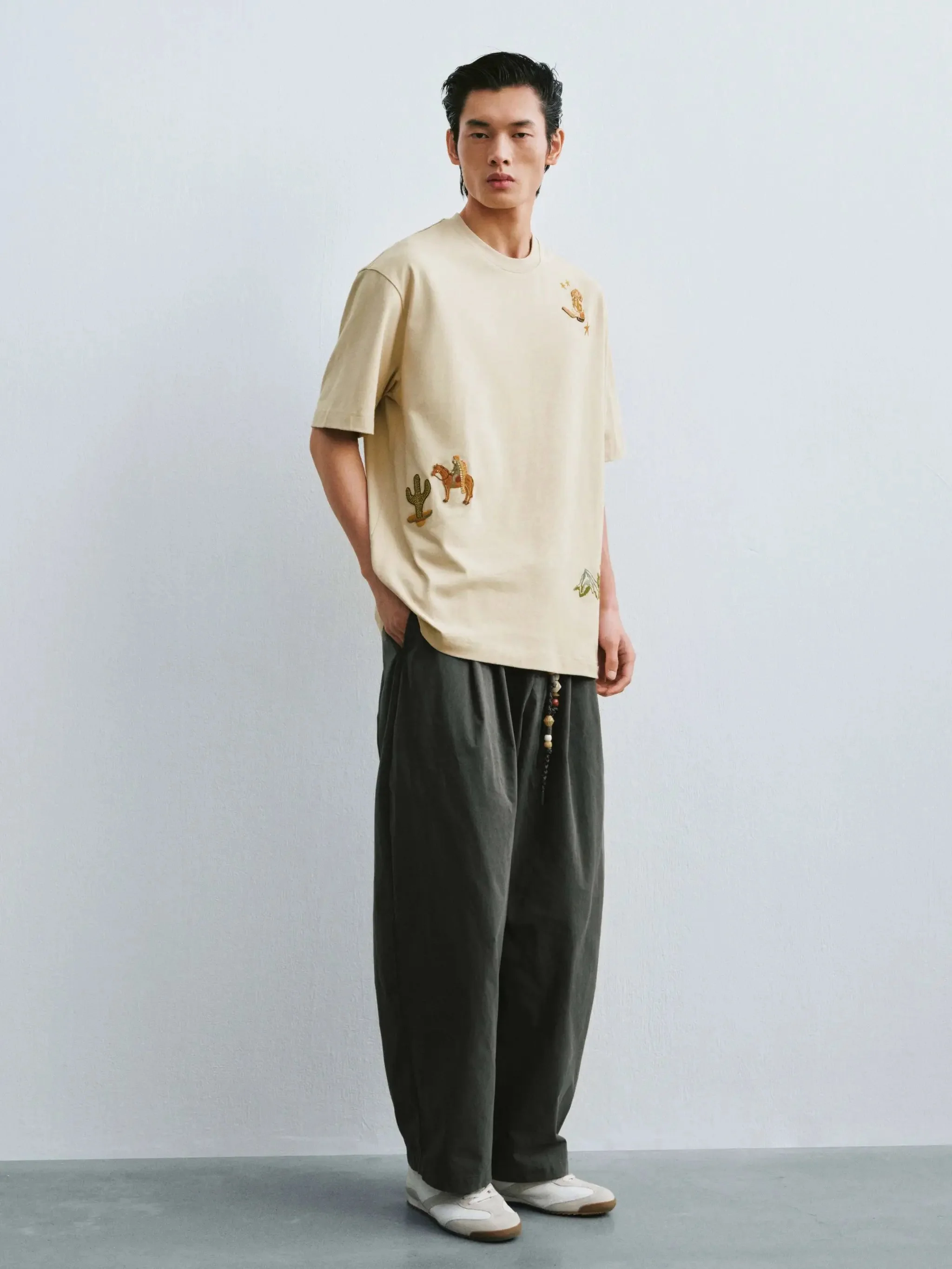 6098-drawstring-contrast-trim-pleated-wide-leg-pants-5.webp Drawstring Contrast Trim Pleated Wide Leg Pants