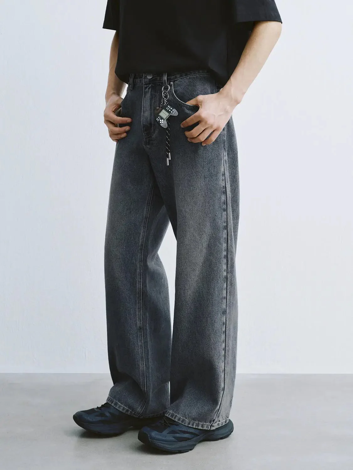 6104-straight-leg-jeans-3.webp Straight Leg Jeans
