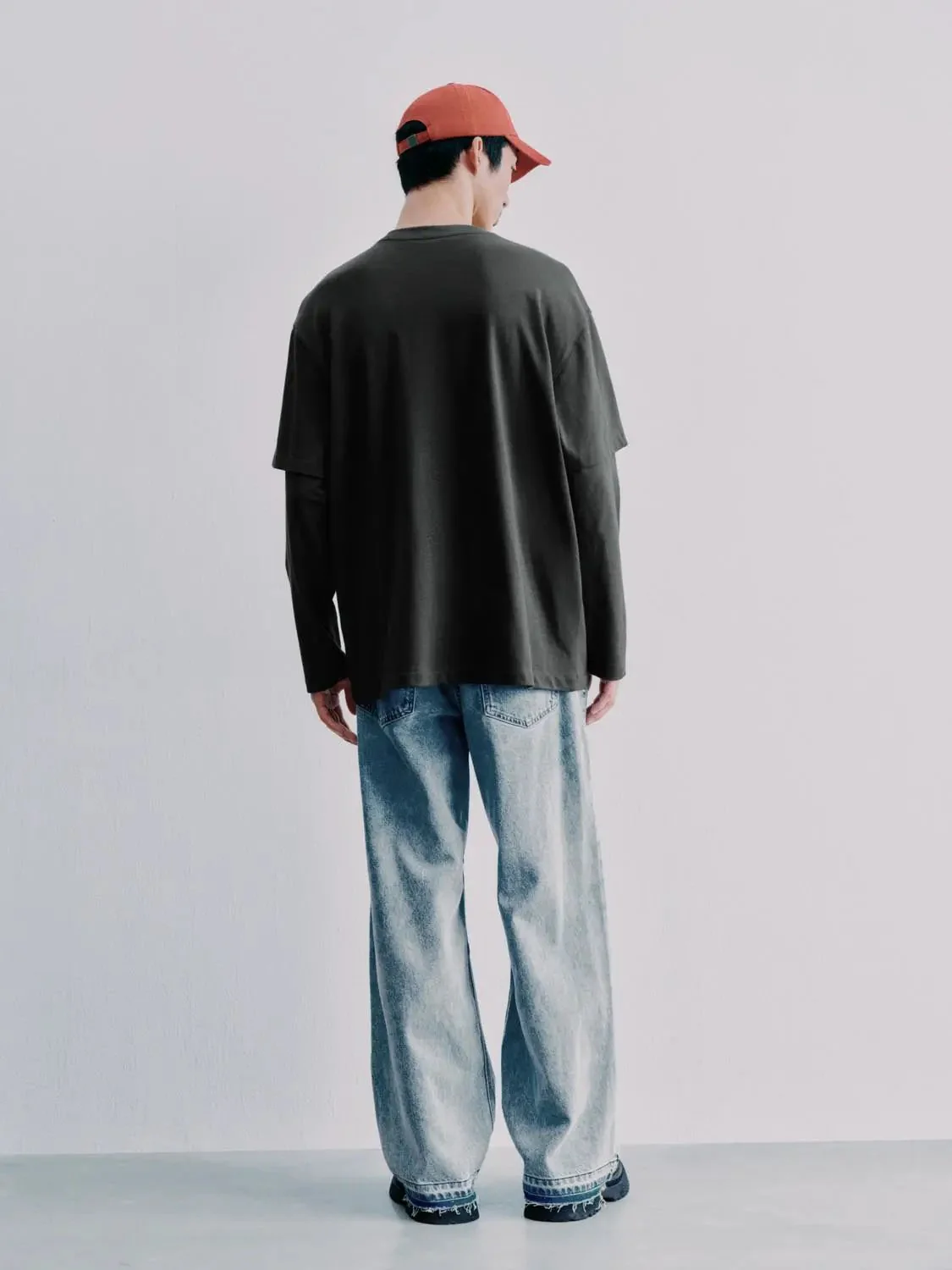 6132-pleated-straight-leg-jeans-4.webp Pleated Straight Leg Jeans