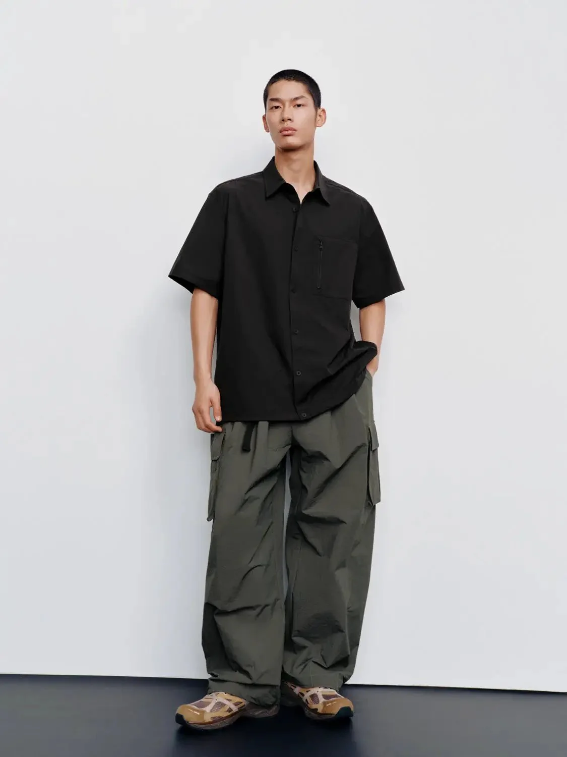 6172-cotton-blend-short-sleeve-chest-zip-pocket-shirts-4.webp Cotton Blend Short Sleeve Chest Zip Pocket Shirts