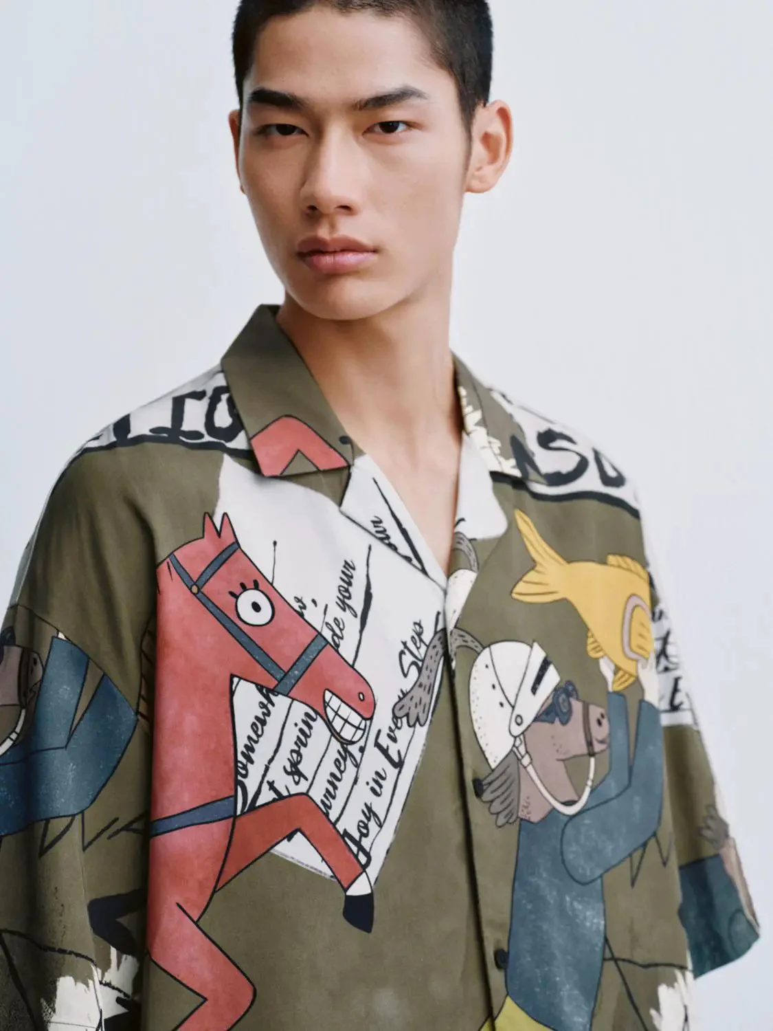 6183-printed-short-sleeve-shirts-3.webp Printed Short Sleeve Shirts