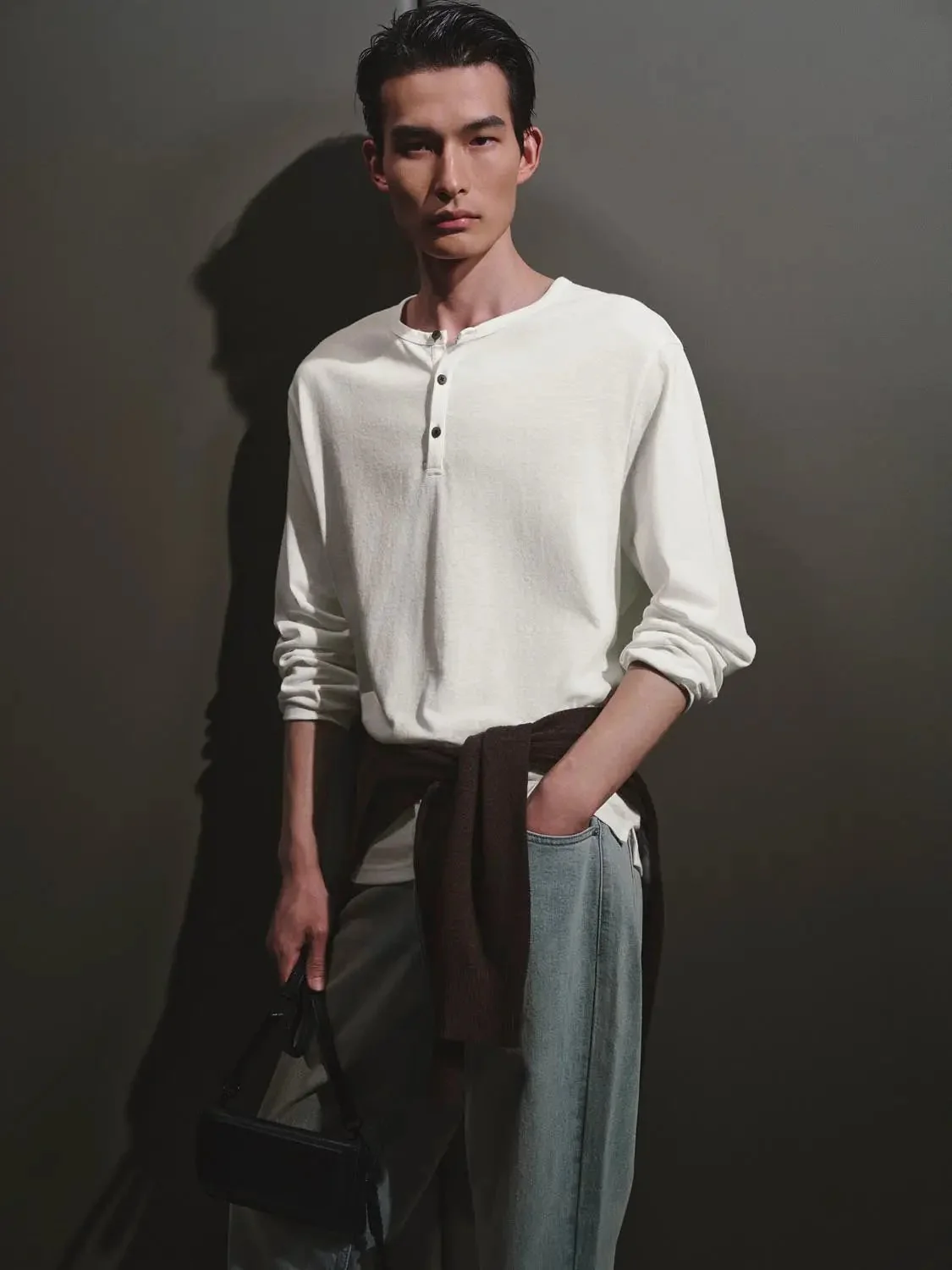 6189-henley-neck-cotton-linen-blend-long-sleeve-t-shirt-2.webp Henley Neck Cotton Linen Blend Long Sleeve T Shirt