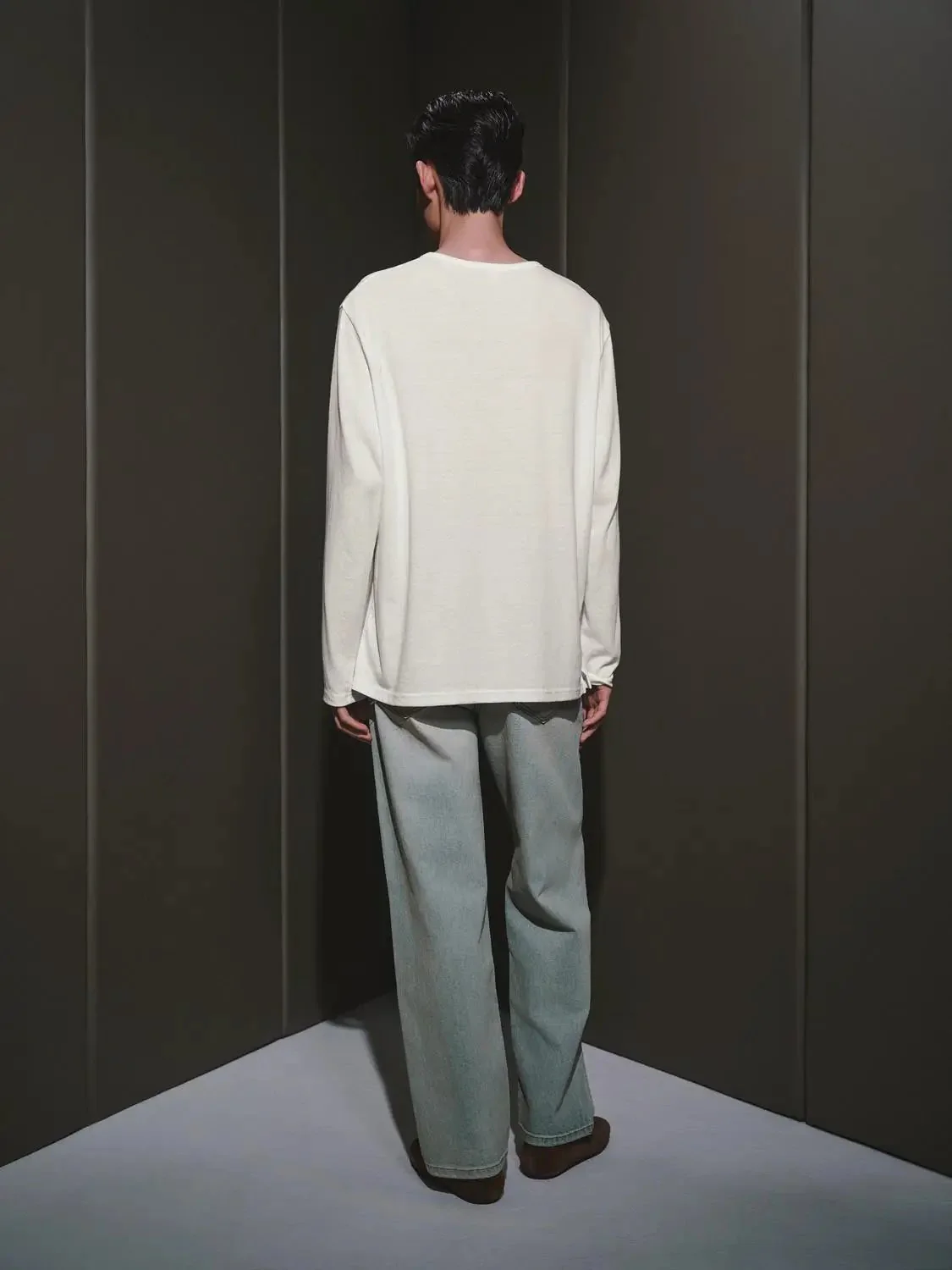 6189-henley-neck-cotton-linen-blend-long-sleeve-t-shirt-6.webp Henley Neck Cotton Linen Blend Long Sleeve T Shirt