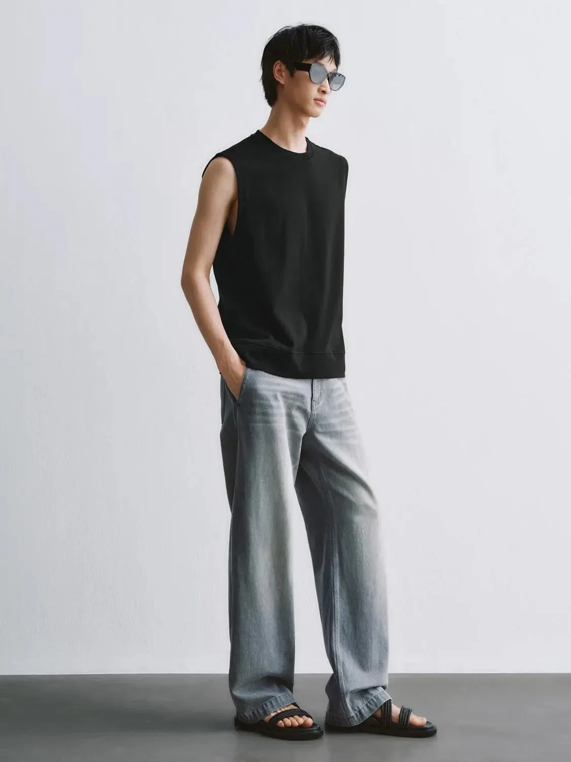 6225-classic-cotton-crew-neck-sleeveless-tank-tops-13.webp Classic Cotton Crew Neck Sleeveless Tank Tops