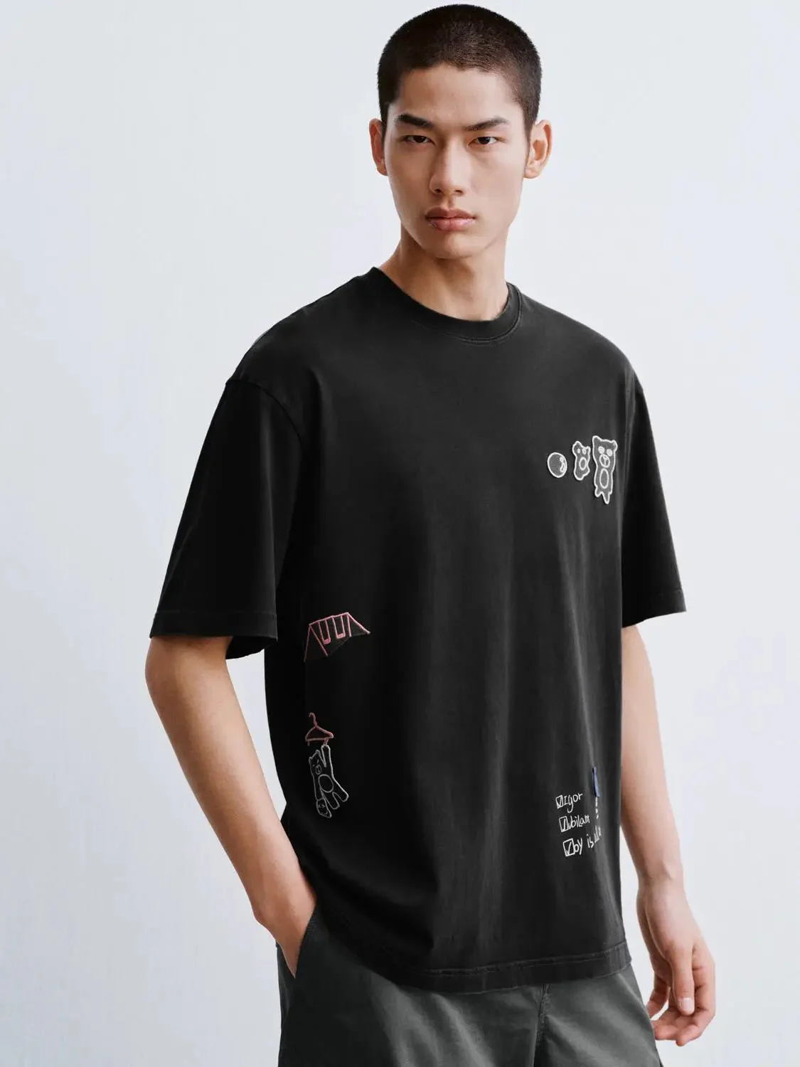 6261-cotton-graphic-tee-with-abstract-doodles-t-shirts-2.webp Cotton Graphic Tee With Abstract Doodles T-Shirts