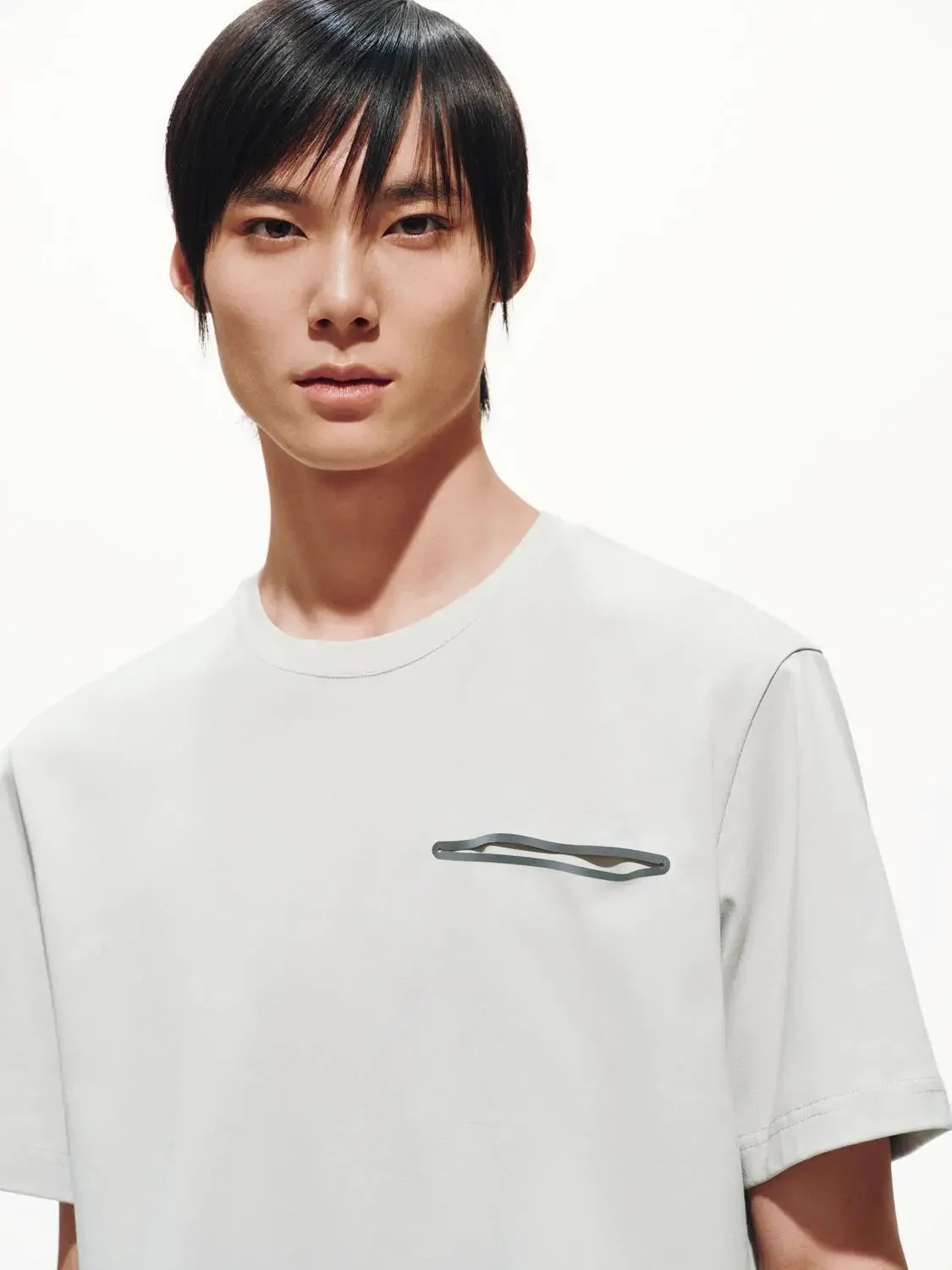 6359-cotton-blend-minimalist-zip-chest-pocket-t-shirts-3.webp Cotton Blend Minimalist Zip Chest Pocket T-Shirts
