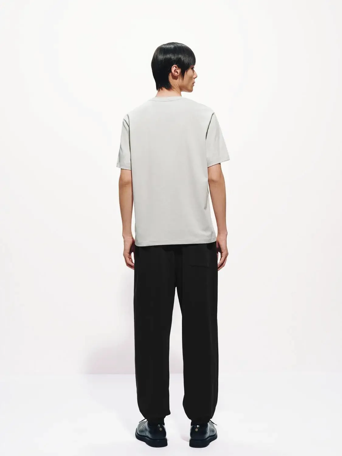 6359-cotton-blend-minimalist-zip-chest-pocket-t-shirts-6.webp Cotton Blend Minimalist Zip Chest Pocket T-Shirts