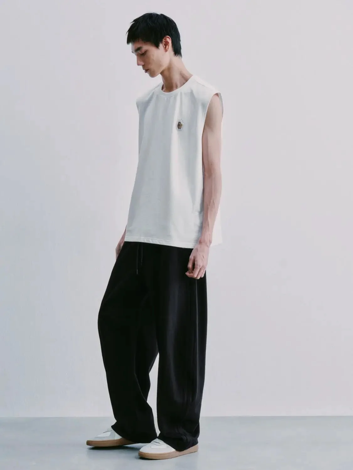 6613-sleeveless-soft-breathable-comfort-everyday-wear-tank-tops-5.webp Sleeveless Soft Breathable Comfort Everyday Wear Tank Tops