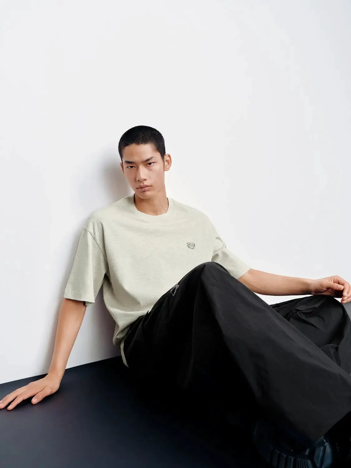 6642-printed-crew-neck-loose-fit-t-shirts-2.webp Printed Crew Neck Loose-Fit T-Shirts