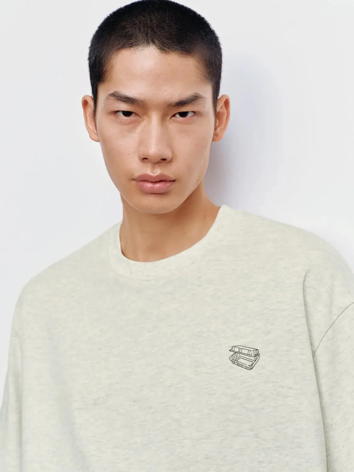 6642-printed-crew-neck-loose-fit-t-shirts-3.webp Printed Crew Neck Loose-Fit T-Shirts