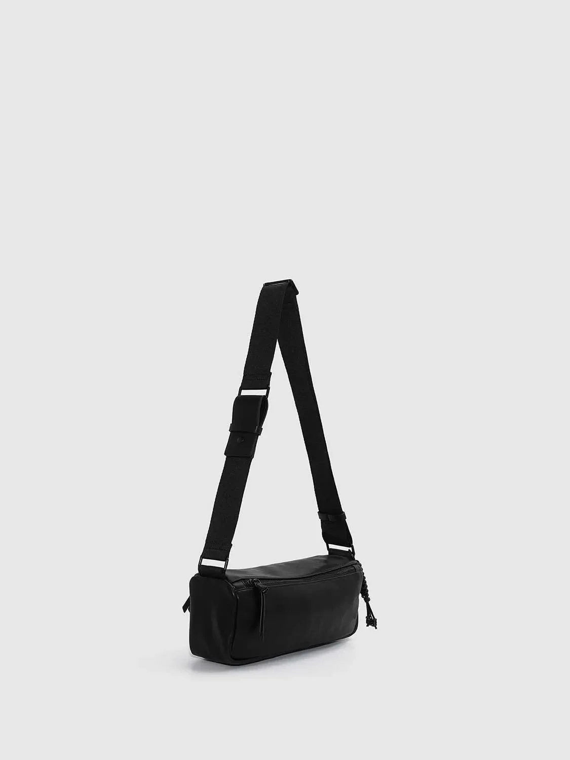 6659-minimalist-textile-lined-faux-leather-crossbody-bags-5.webp Minimalist Textile Lined Faux Leather Crossbody Bags
