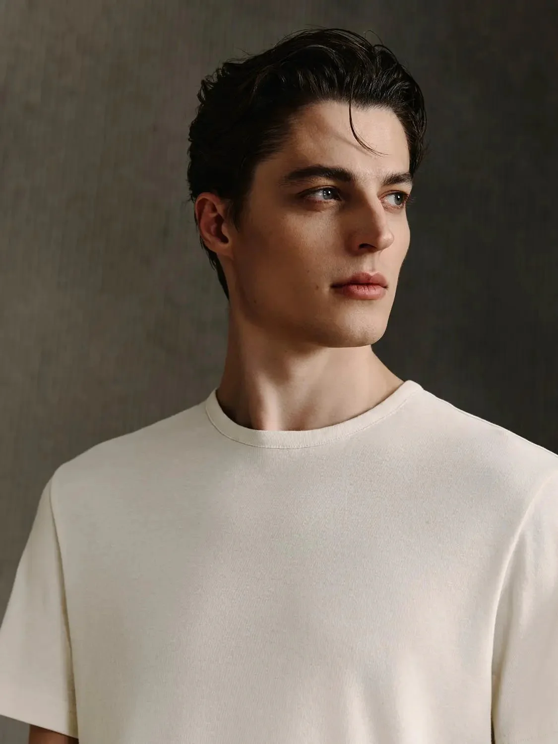 6674-cotton-linen-blend-thin-stretch-plain-t-shirts-3.webp Cotton Linen Blend Thin Stretch Plain T-Shirts