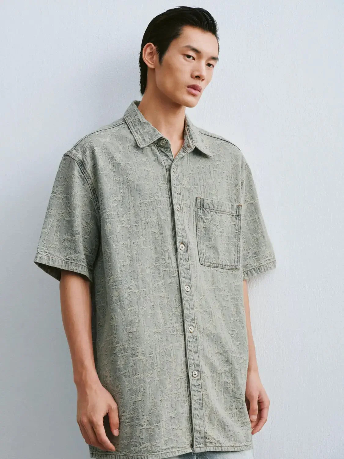6699-short-sleeve-chest-pocket-denim-shirts-2.webp Short Sleeve Chest Pocket Denim Shirts