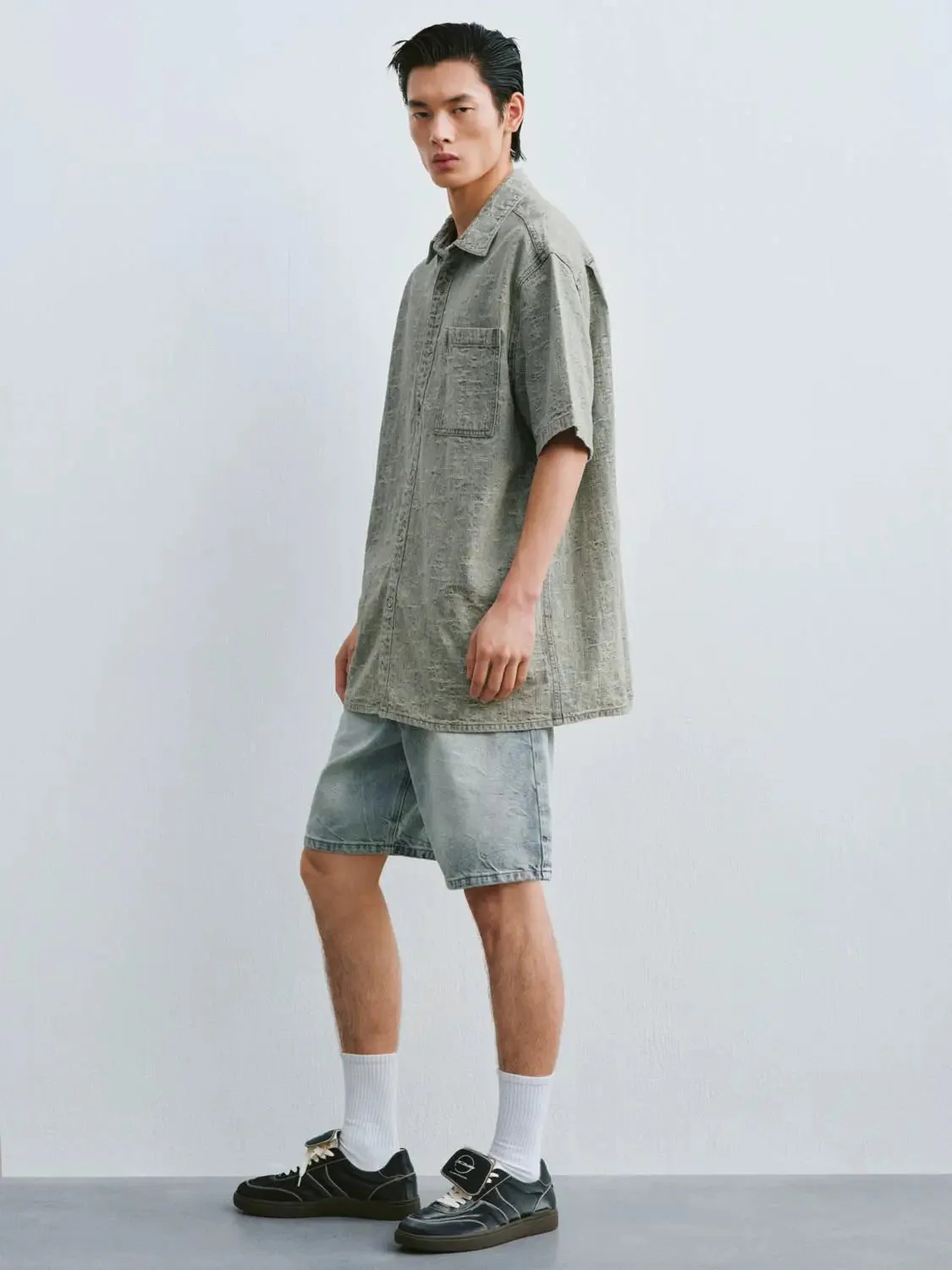 6699-short-sleeve-chest-pocket-denim-shirts-5.webp Short Sleeve Chest Pocket Denim Shirts
