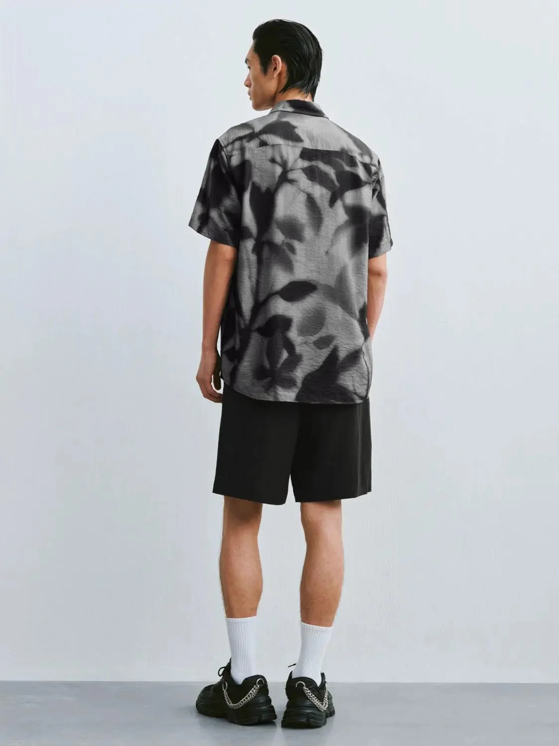 6715-lightweight-abstract-print-short-sleeve-shirts-6.webp Lightweight Abstract Print Short Sleeve Shirts