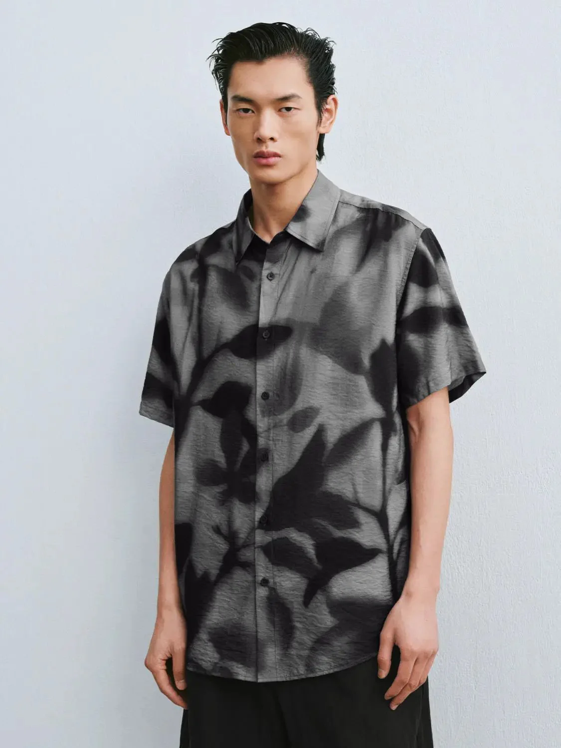 6715-lightweight-abstract-print-short-sleeve-shirts-9.webp Lightweight Abstract Print Short Sleeve Shirts
