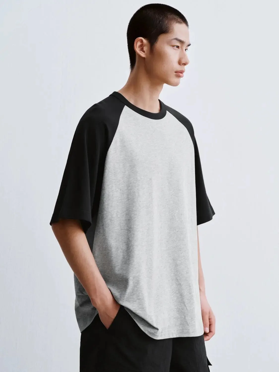6738-cotton-blend-raglan-sleeve-contrast-t-shirts-2.webp Cotton Blend Raglan Sleeve Contrast T-Shirts