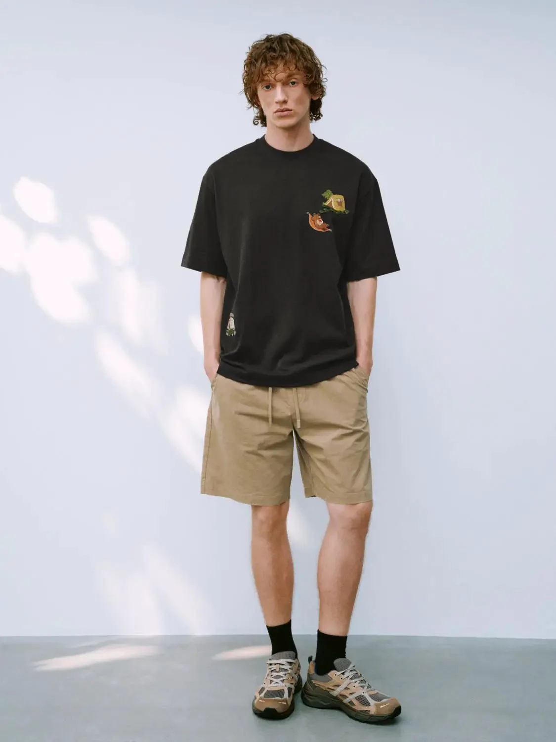 6777-organic-cotton-embroidered-patch-chest-t-shirts-4.webp Organic Cotton Embroidered Patch Chest T-Shirts