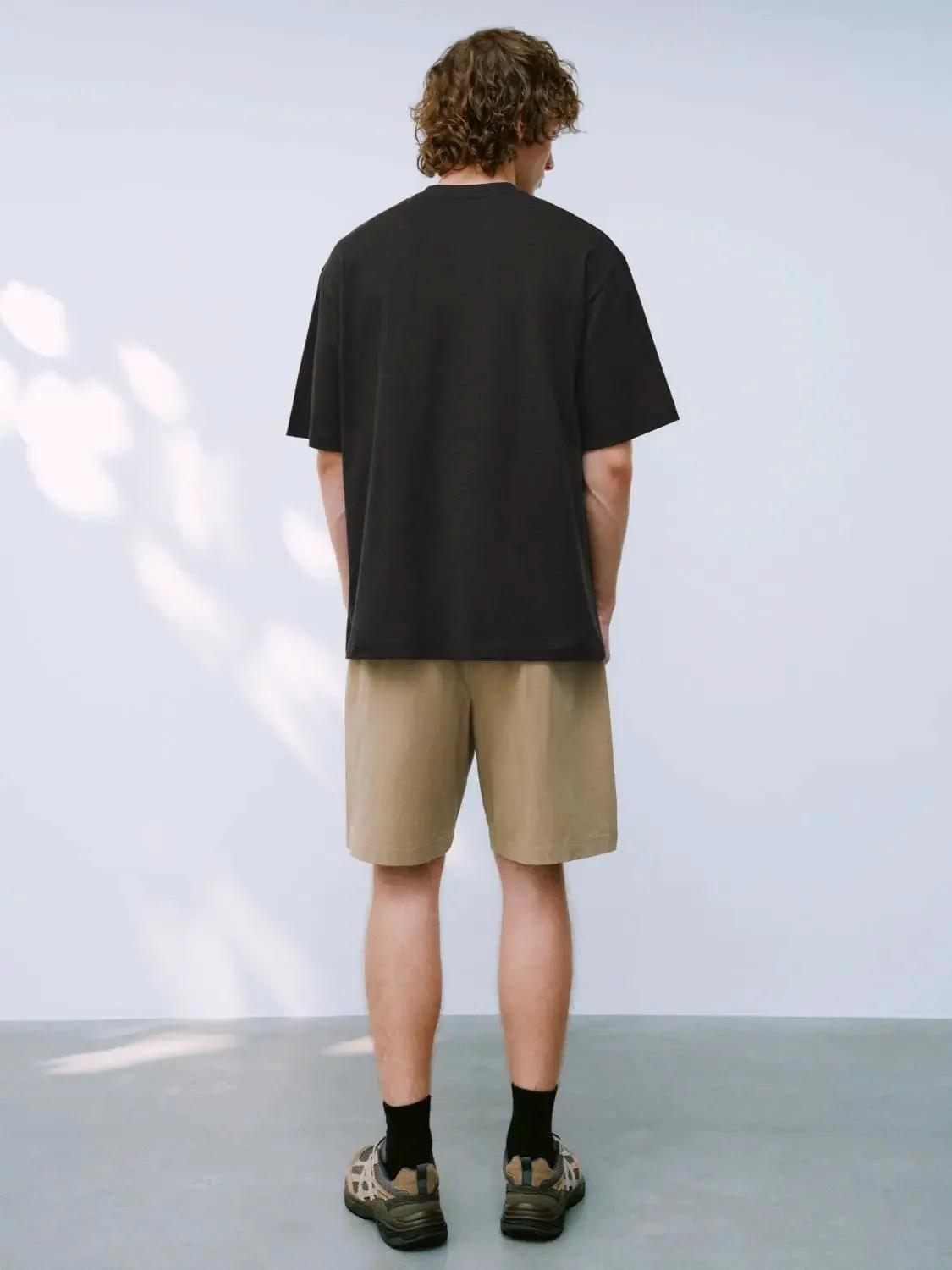 6777-organic-cotton-embroidered-patch-chest-t-shirts-6.webp Organic Cotton Embroidered Patch Chest T-Shirts