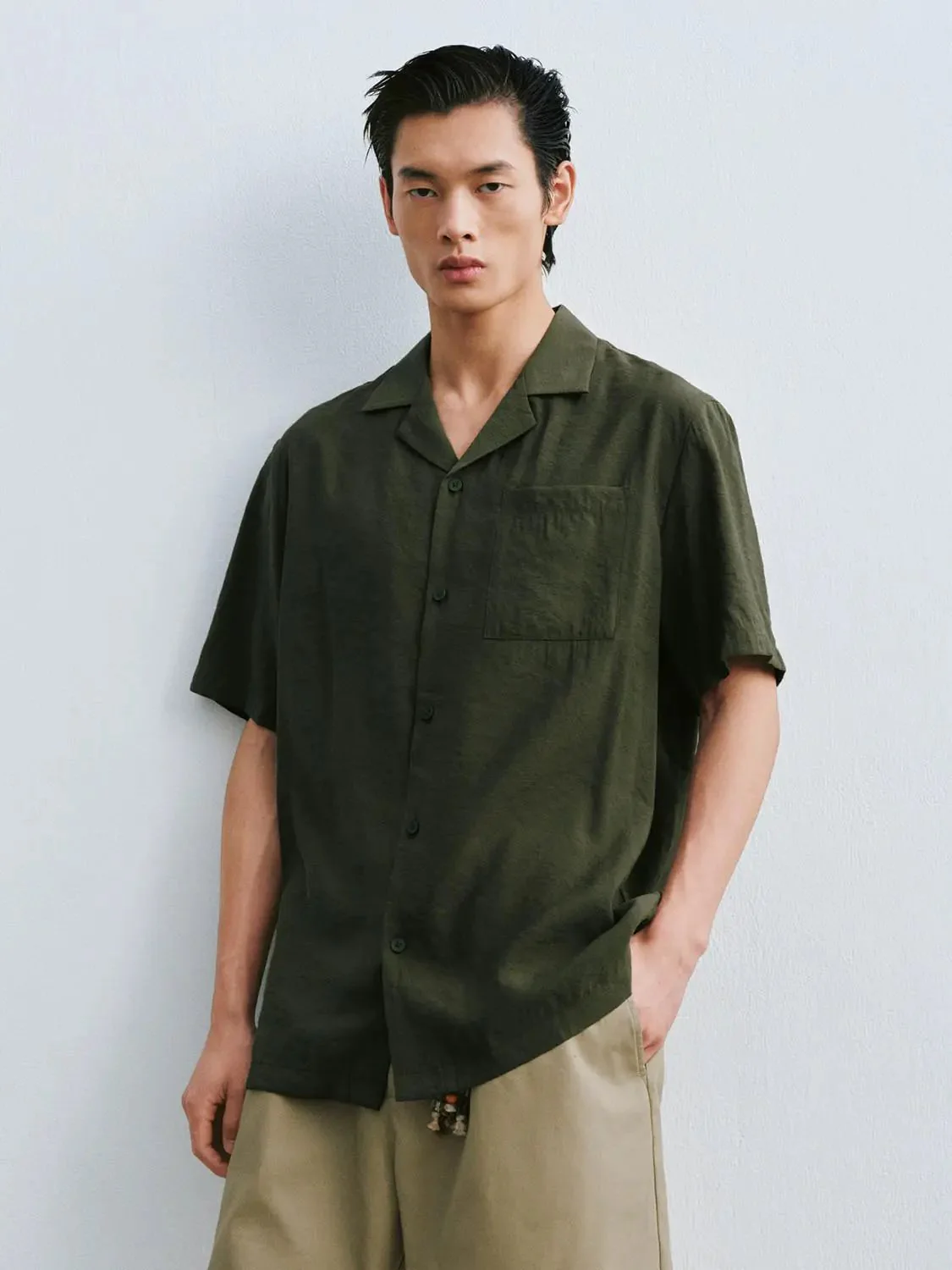 6789-olive-linen-button-front-short-sleeve-shirts-1.webp Olive Linen Button Front Short Sleeve Shirts