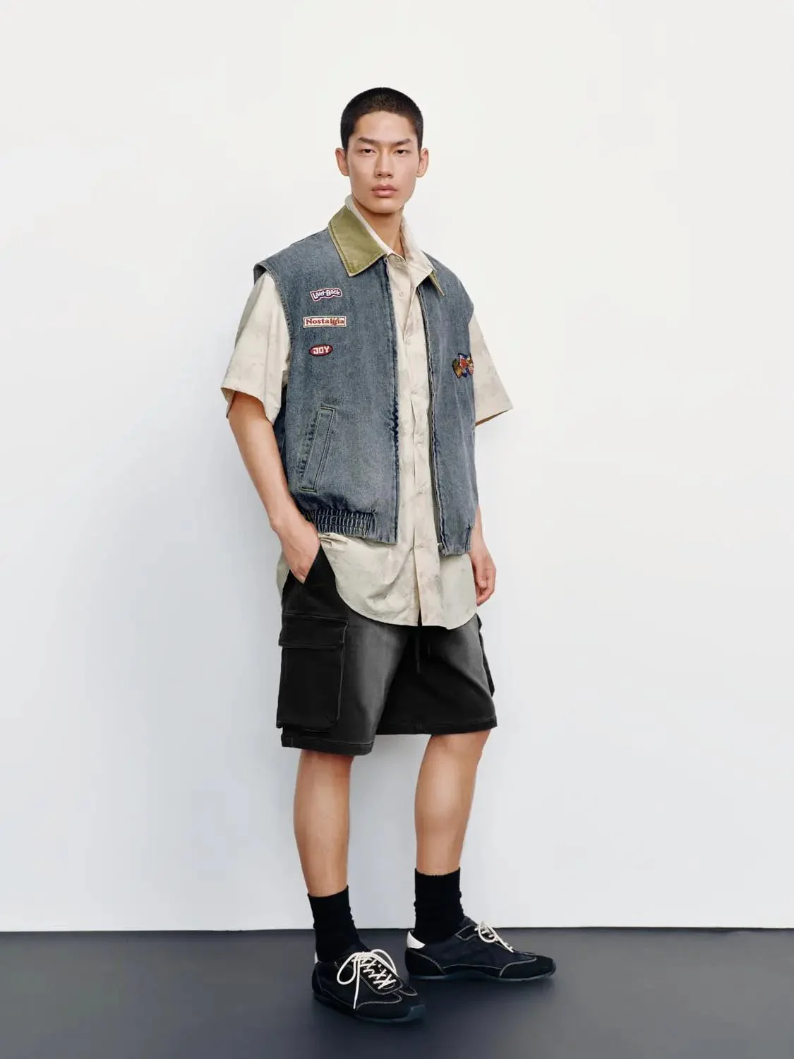 6805-washed-embroidered-sleeveless-denim-jackets-for-everyday-wear-5.webp Washed Embroidered Sleeveless Denim Jackets For Everyday Wear