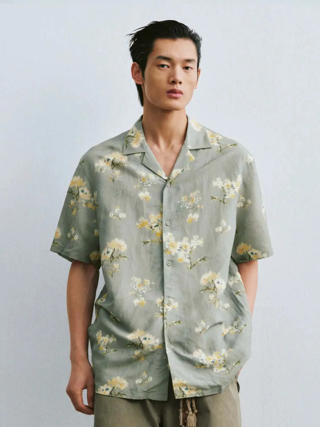 6810-printed-short-sleeve-shirts-1.webp Printed Short Sleeve Shirts