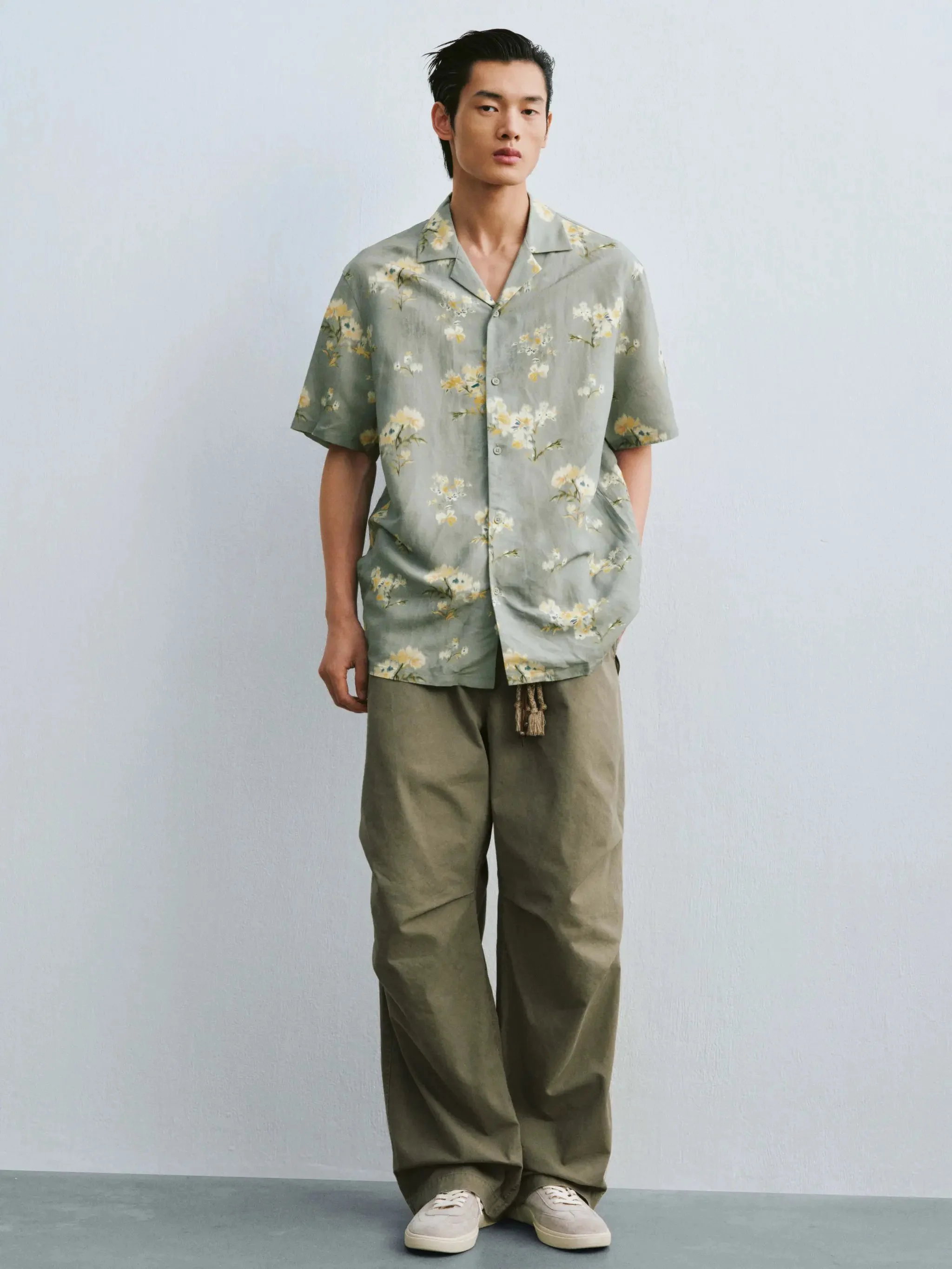 6810-printed-short-sleeve-shirts-4.webp Printed Short Sleeve Shirts