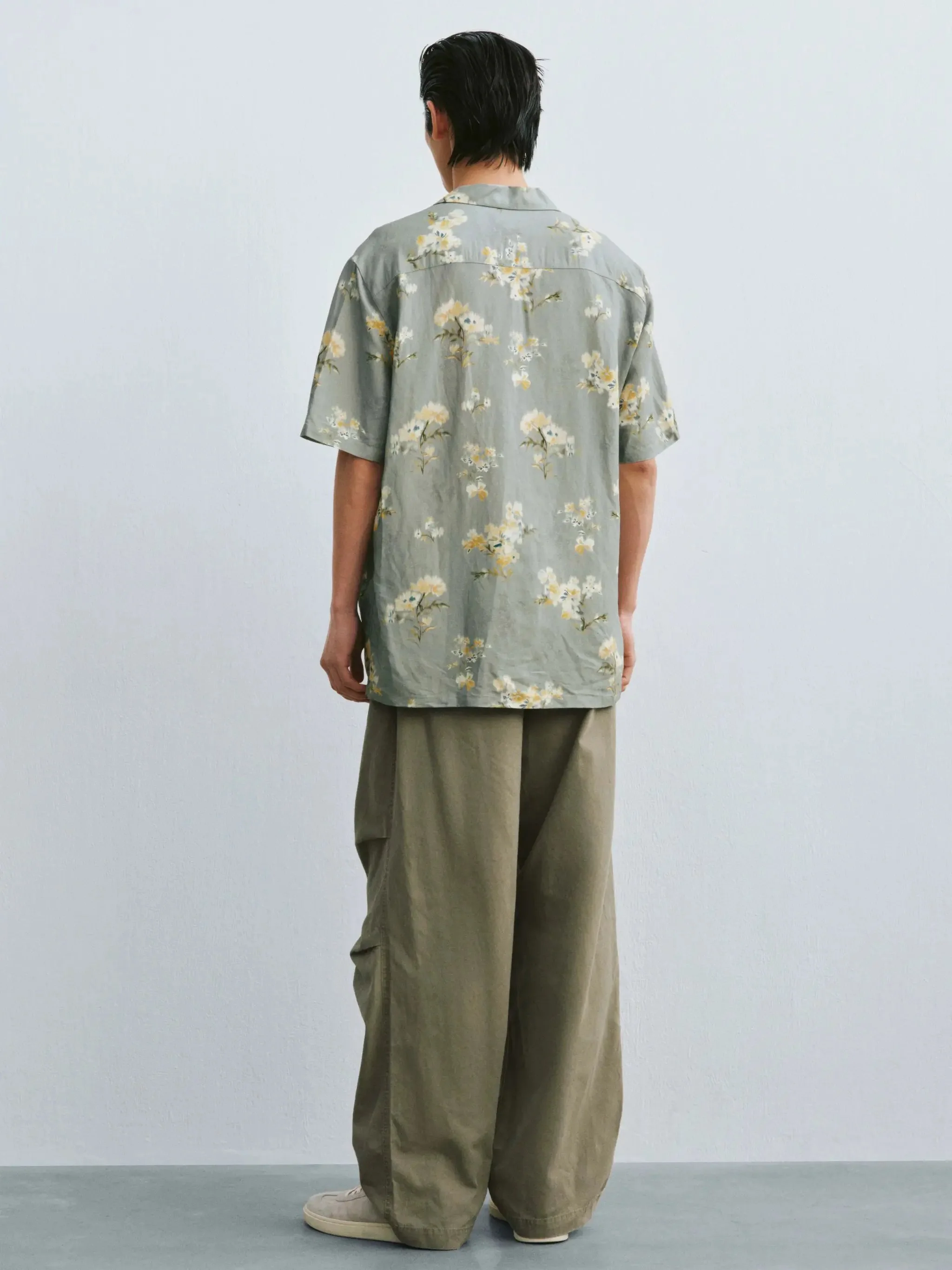 6810-printed-short-sleeve-shirts-6.webp Printed Short Sleeve Shirts