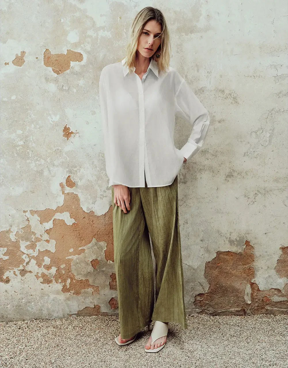 687-lyocell-button-up-with-straight-silhouette-shirt-16.webp Lyocell Button Up With Straight Silhouette Shirt