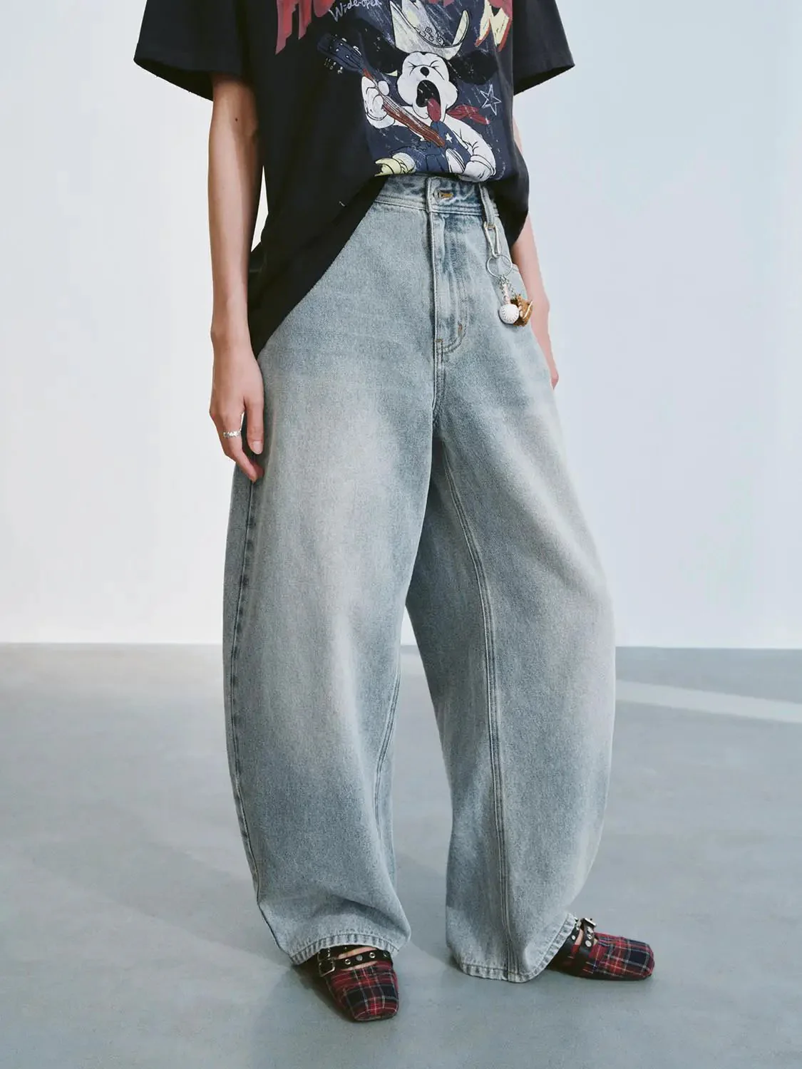 Washed Barrel Leg Jeans