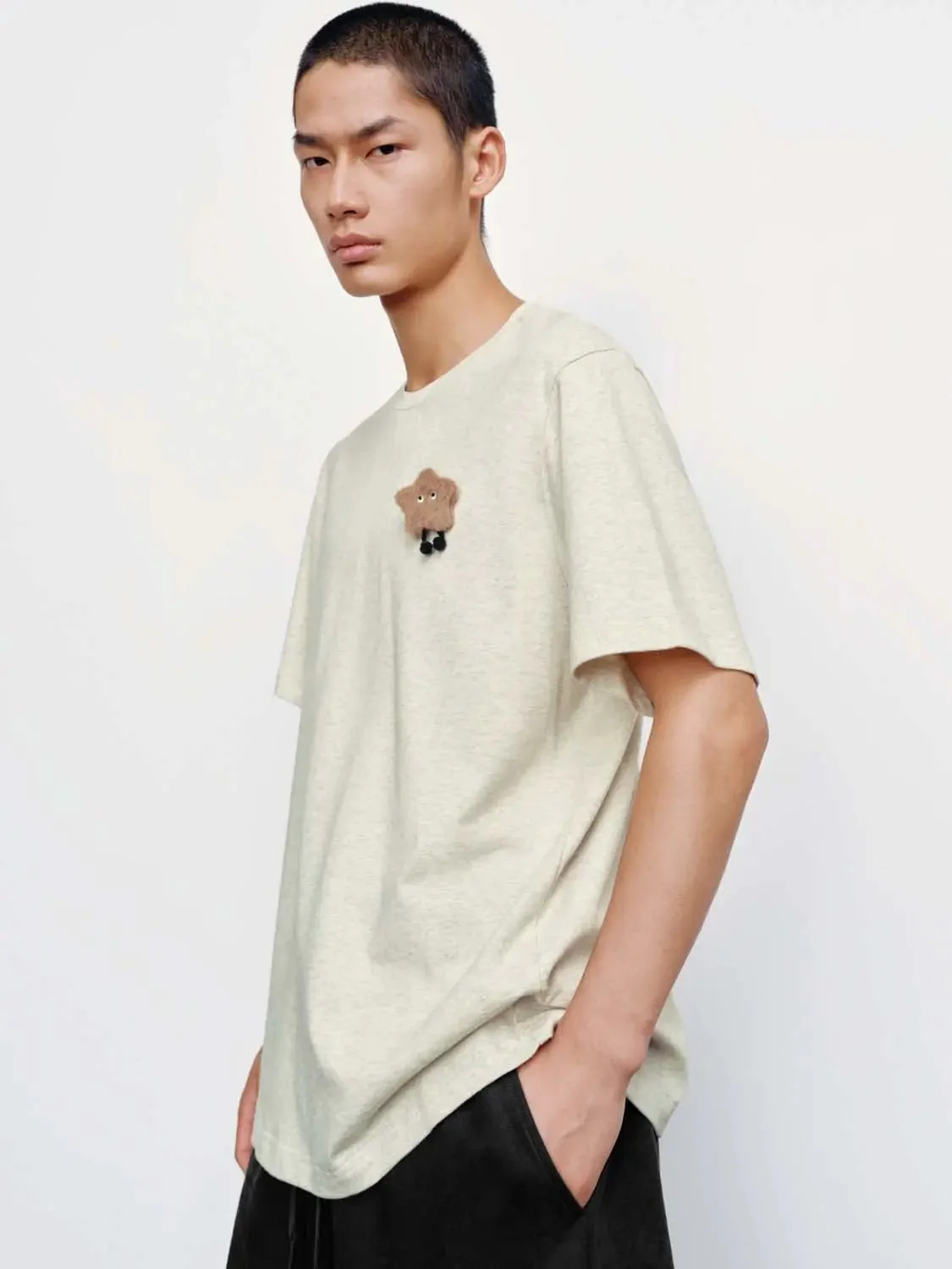 6933-embellished-plush-bear-patch-cotton-crew-neck-t-shirt-10.webp Embellished Plush Bear Patch Cotton Crew Neck T Shirt
