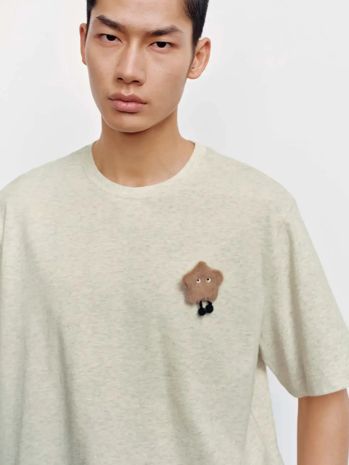 6933-embellished-plush-bear-patch-cotton-crew-neck-t-shirt-11.webp Embellished Plush Bear Patch Cotton Crew Neck T Shirt