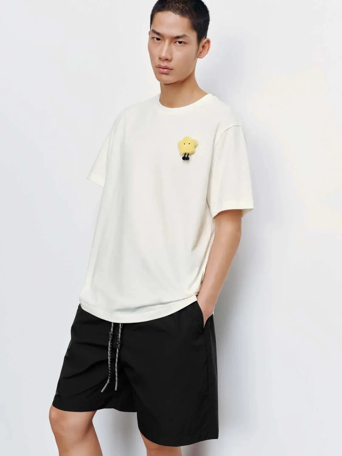 6933-embellished-plush-bear-patch-cotton-crew-neck-t-shirt-18.webp Embellished Plush Bear Patch Cotton Crew Neck T Shirt