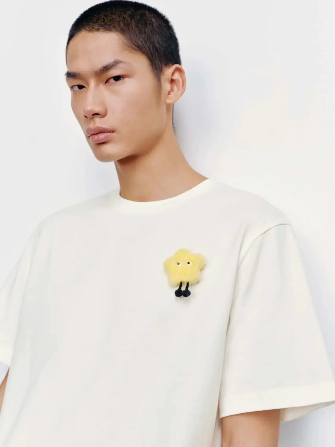 6933-embellished-plush-bear-patch-cotton-crew-neck-t-shirt-19.webp Embellished Plush Bear Patch Cotton Crew Neck T Shirt