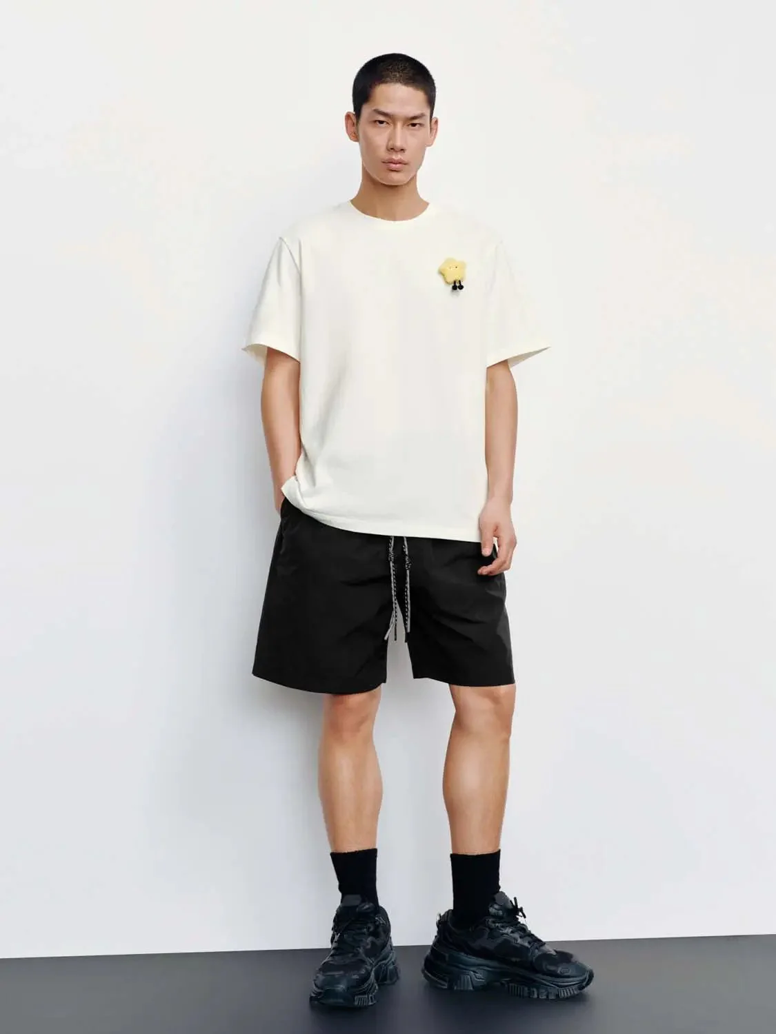 6933-embellished-plush-bear-patch-cotton-crew-neck-t-shirt-20.webp Embellished Plush Bear Patch Cotton Crew Neck T Shirt