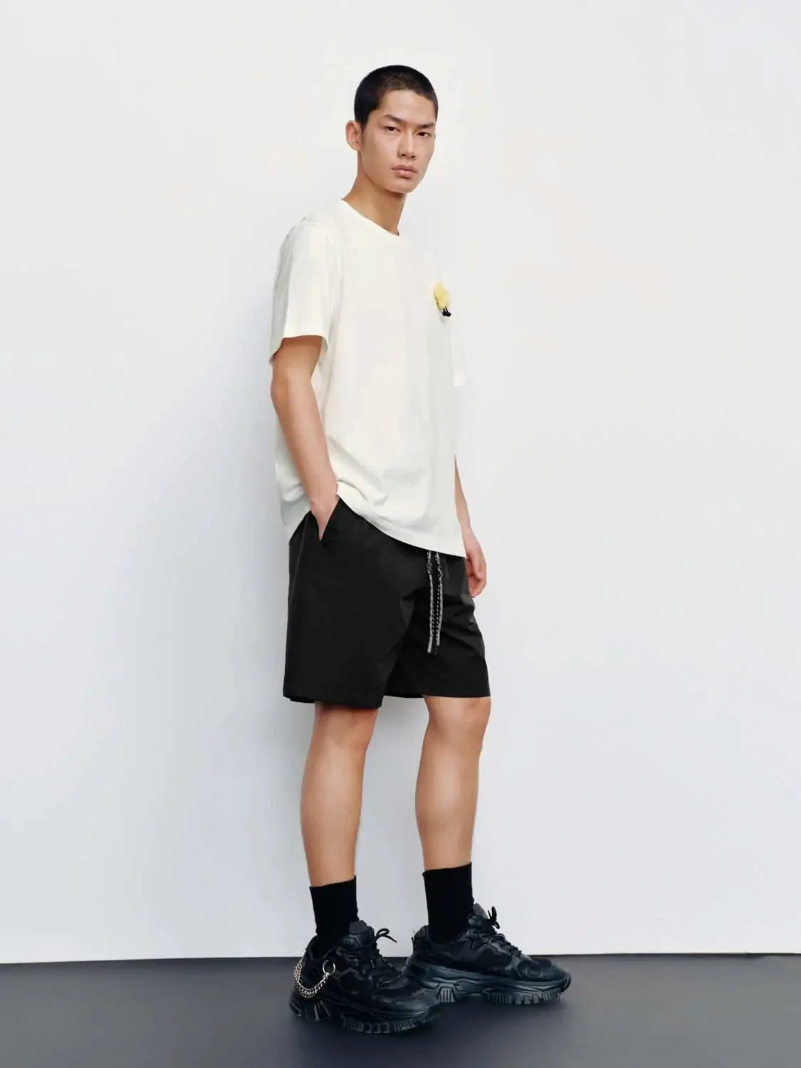 6933-embellished-plush-bear-patch-cotton-crew-neck-t-shirt-21.webp Embellished Plush Bear Patch Cotton Crew Neck T Shirt