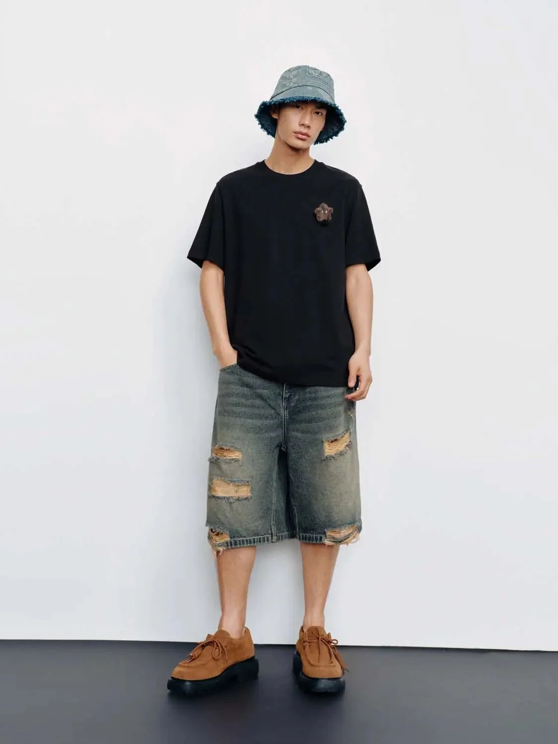 6933-embellished-plush-bear-patch-cotton-crew-neck-t-shirt-4.webp Embellished Plush Bear Patch Cotton Crew Neck T Shirt
