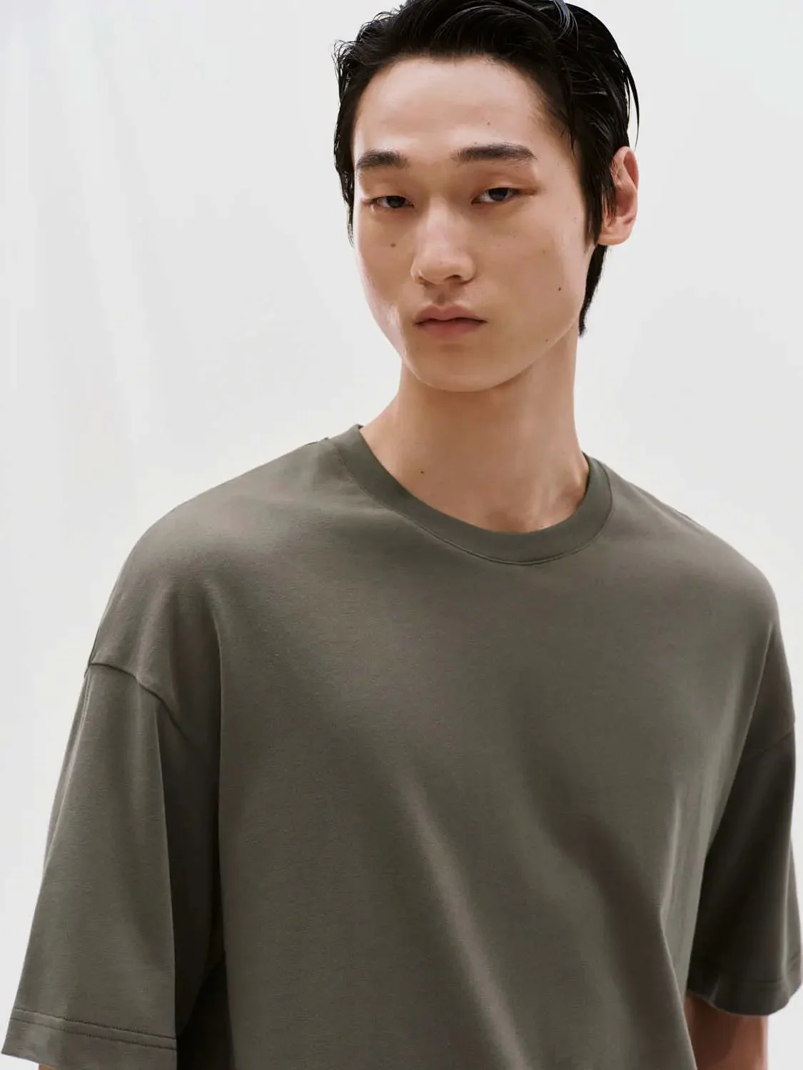 6954-premium-soft-cotton-classic-fit-crew-neck-t-shirt-11.webp Premium Soft Cotton Classic Fit Crew Neck T Shirt