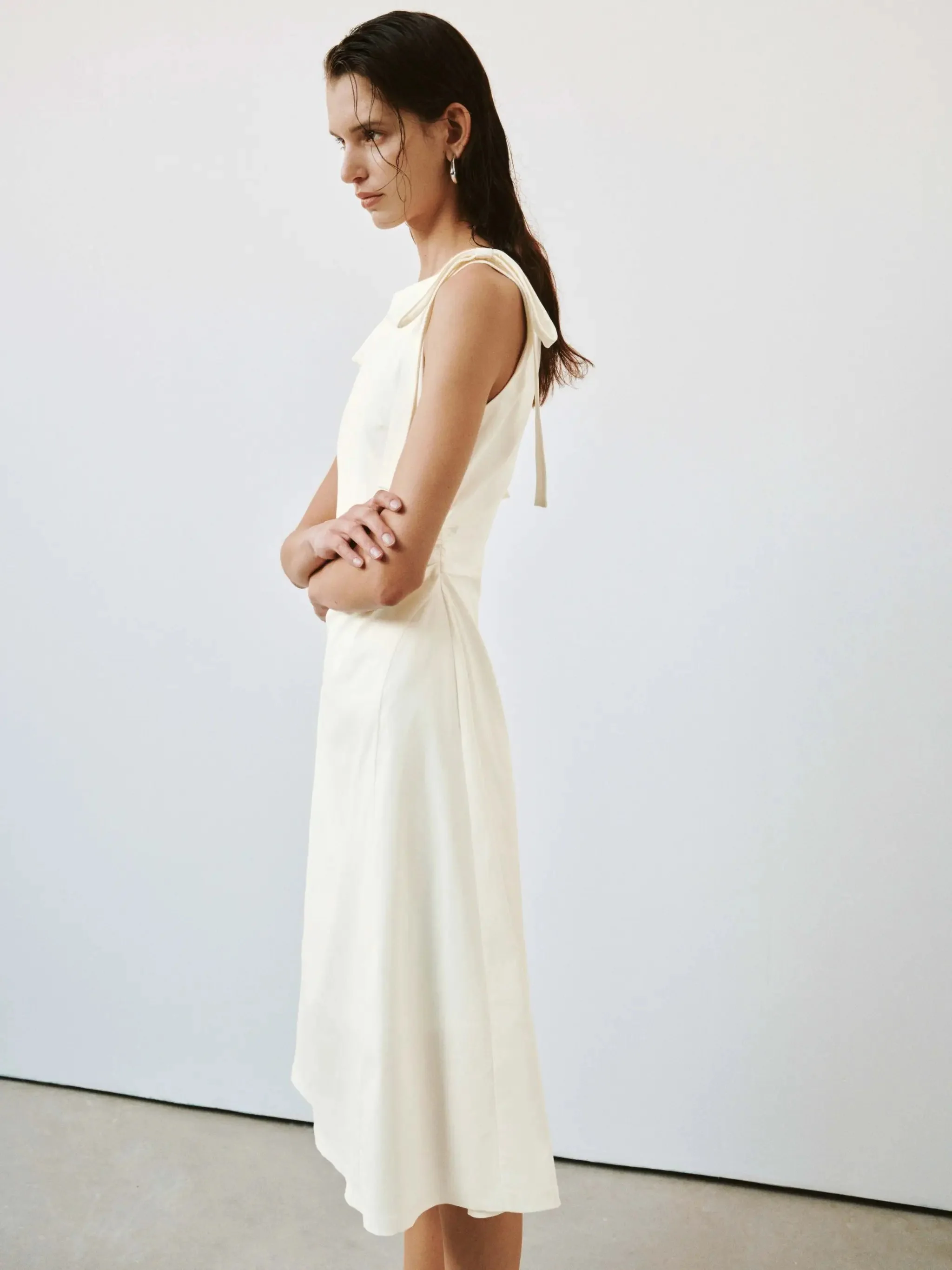 70-viscose-blend-sleeveless-nipped-waist-a-line-midi-dresses-2.webp Viscose Blend Sleeveless Nipped Waist A Line Midi Dresses