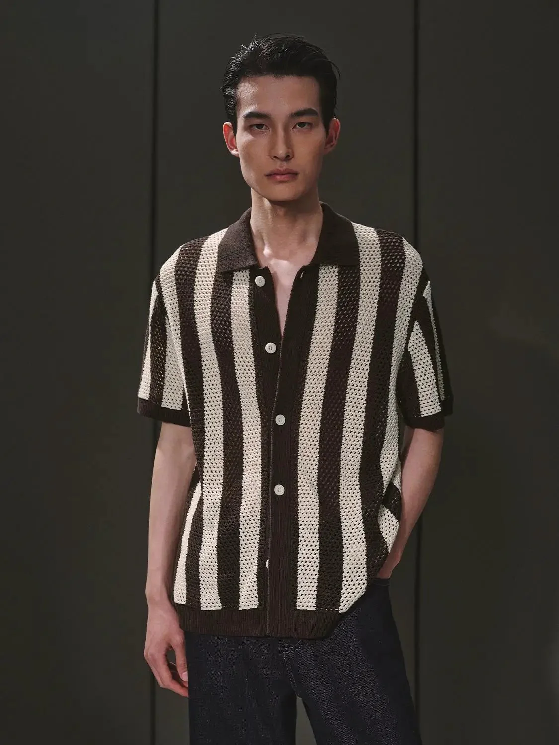 7010-contrast-striped-short-sleeve-collared-knitted-cardigans-1.webp Contrast Striped Short Sleeve Collared Knitted Cardigans