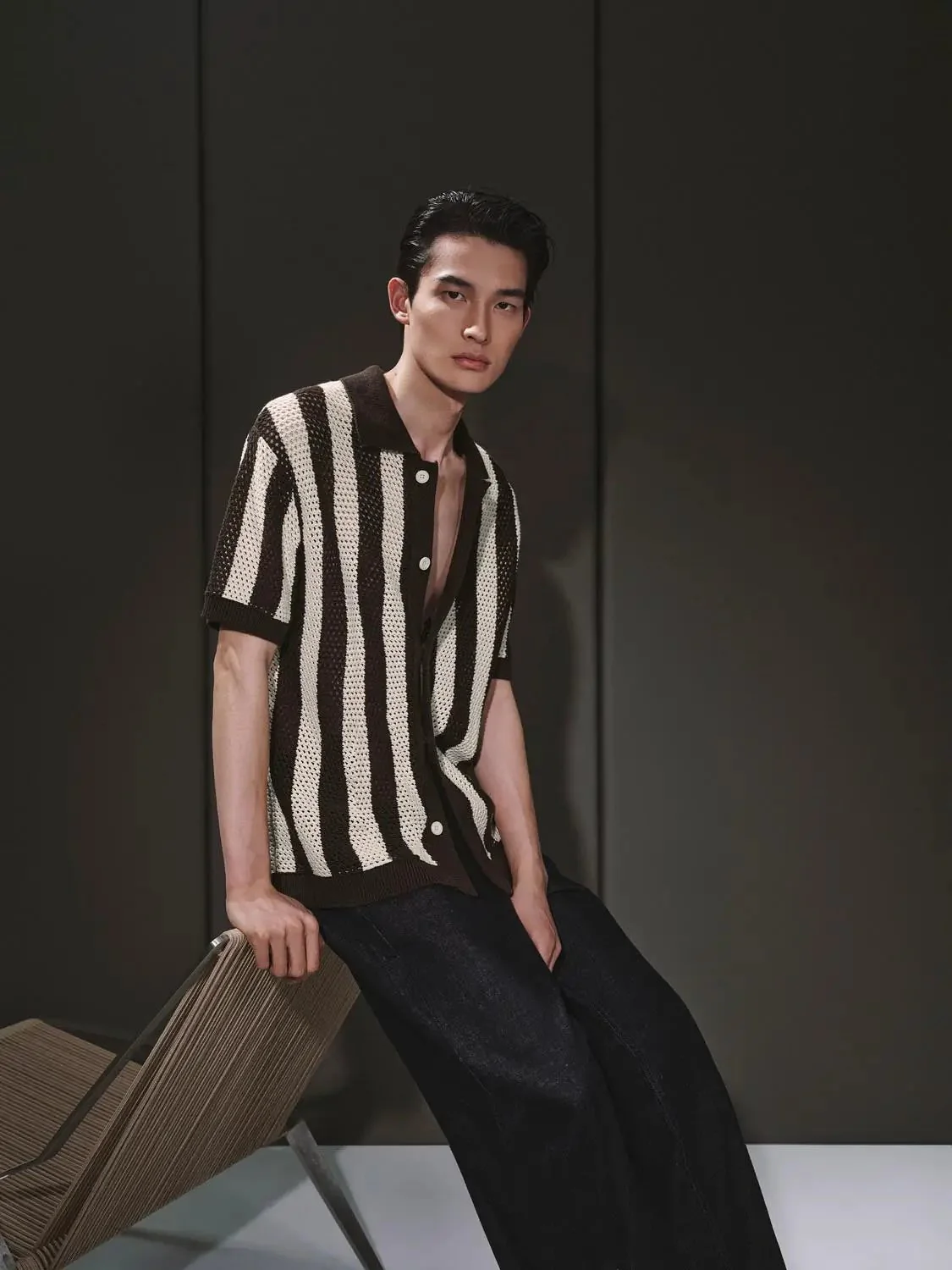 7010-contrast-striped-short-sleeve-collared-knitted-cardigans-2.webp Contrast Striped Short Sleeve Collared Knitted Cardigans