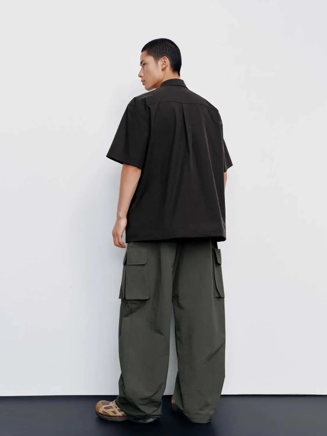 7028-flap-pocket-buckled-barrel-leg-pants-6.webp Flap Pocket Buckled Barrel Leg Pants