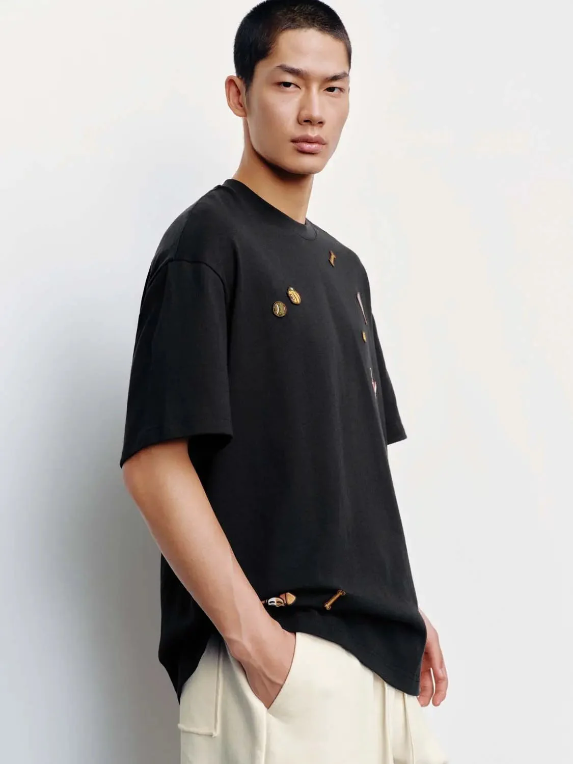 7046-embroidered-100-percent-cotton-motifs-t-shirt-2.webp Embroidered 100 Percent Cotton Motifs T Shirt