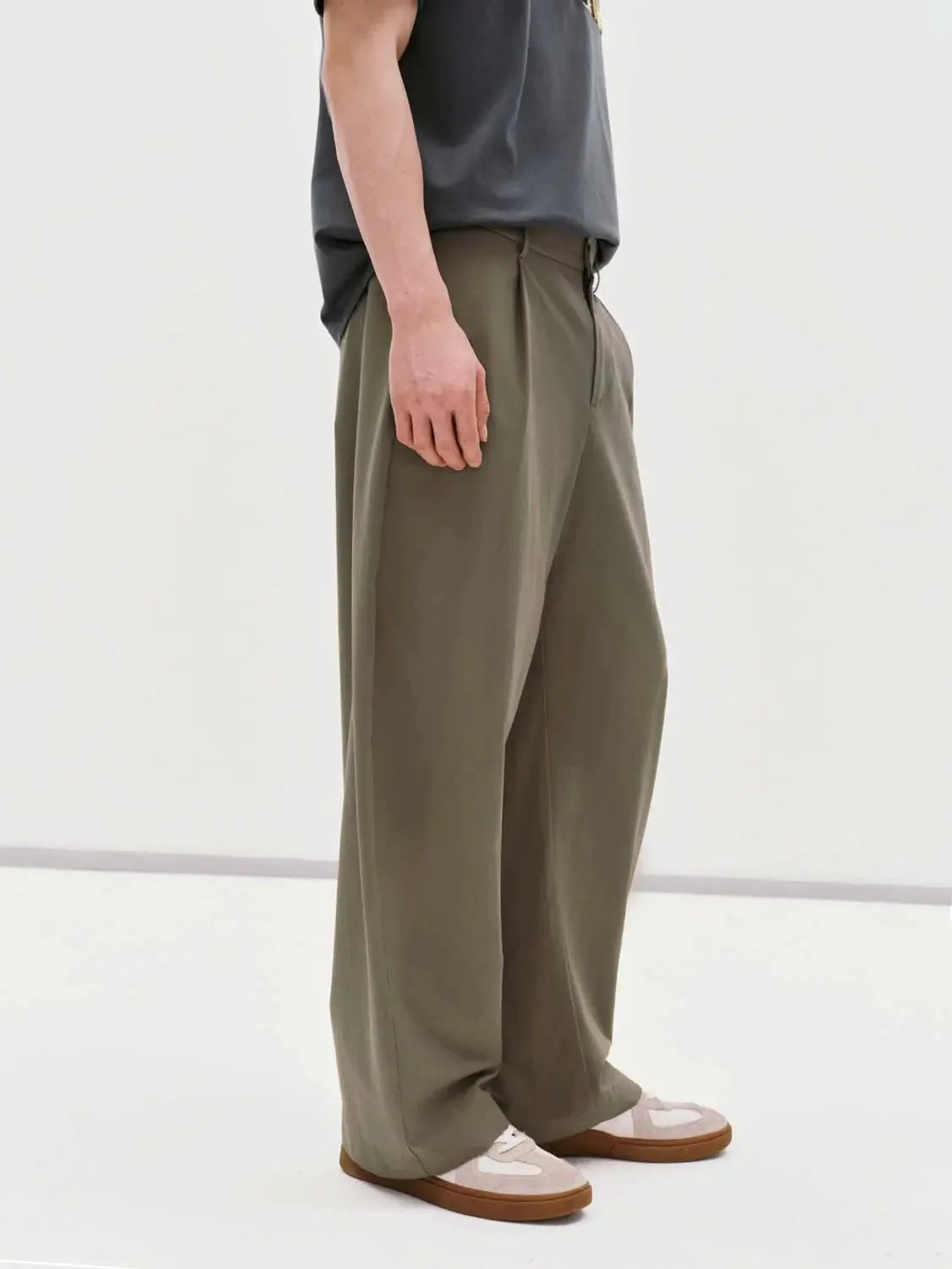Pleat Detail Barrel Leg Pants