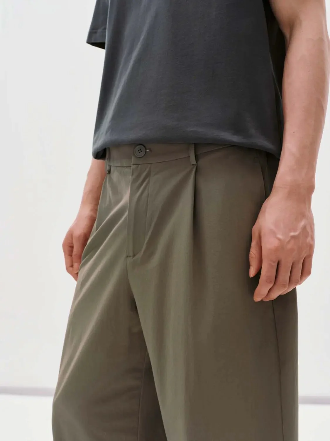 Pleat Detail Barrel Leg Pants